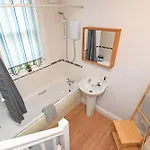Self Catering -kings Suite-private Parking-overlooking H-c-c Harrogate