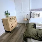Apartment Self Catering -kings Suite-private Parking-overlooking H-c-c Harrogate