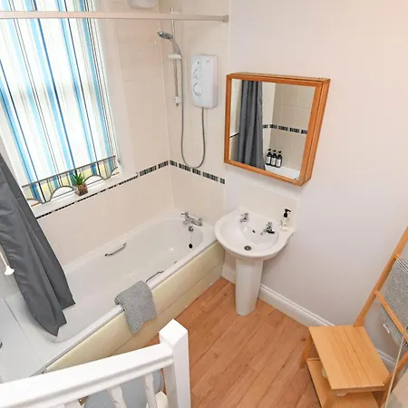 Self Catering -king's Suite-private Parking-overlooking H-c-c Harrogate