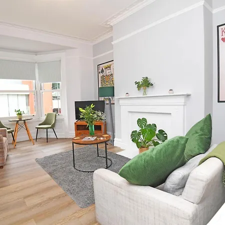 Apartamento Self Catering -king's Suite-private Parking-overlooking H-c-c *